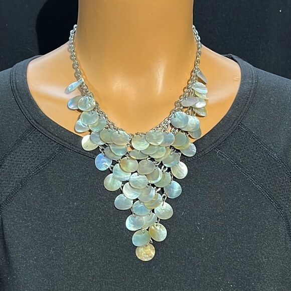 Fantastic Cascading Bib Mother of Pearl Necklace - Picture 2 of 10